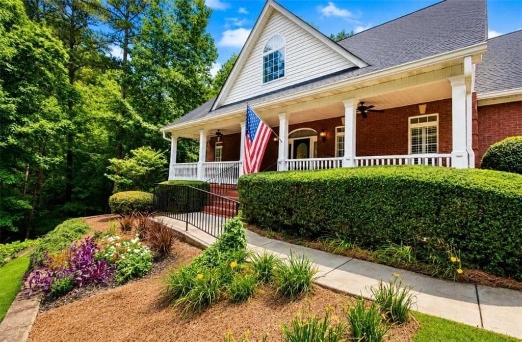 4 bedroom, 4 bathroom, 3,400 sq ft single family residence for sale at 345 Cherokee Drive, Bremen, GA 30110 — photo 2