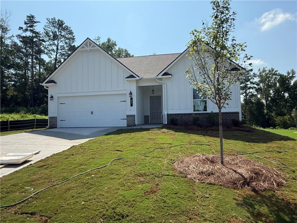 3 bedroom, 2 bathroom, 1,785 sq ft single family residence for sale at 30 Madison Lane, Adairsville, GA 30103 — photo 2