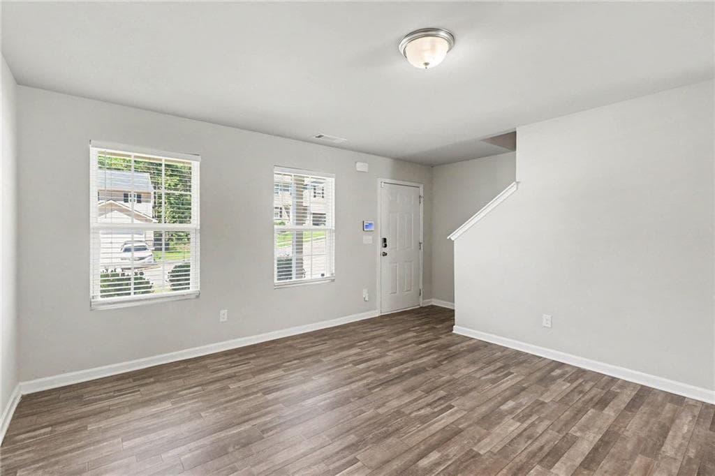 4 bedroom, 3 bathroom, 1,847 sq ft single family residence under contract at 355 Indian Lake Trail, Villa Rica, GA 30180 — photo 8
