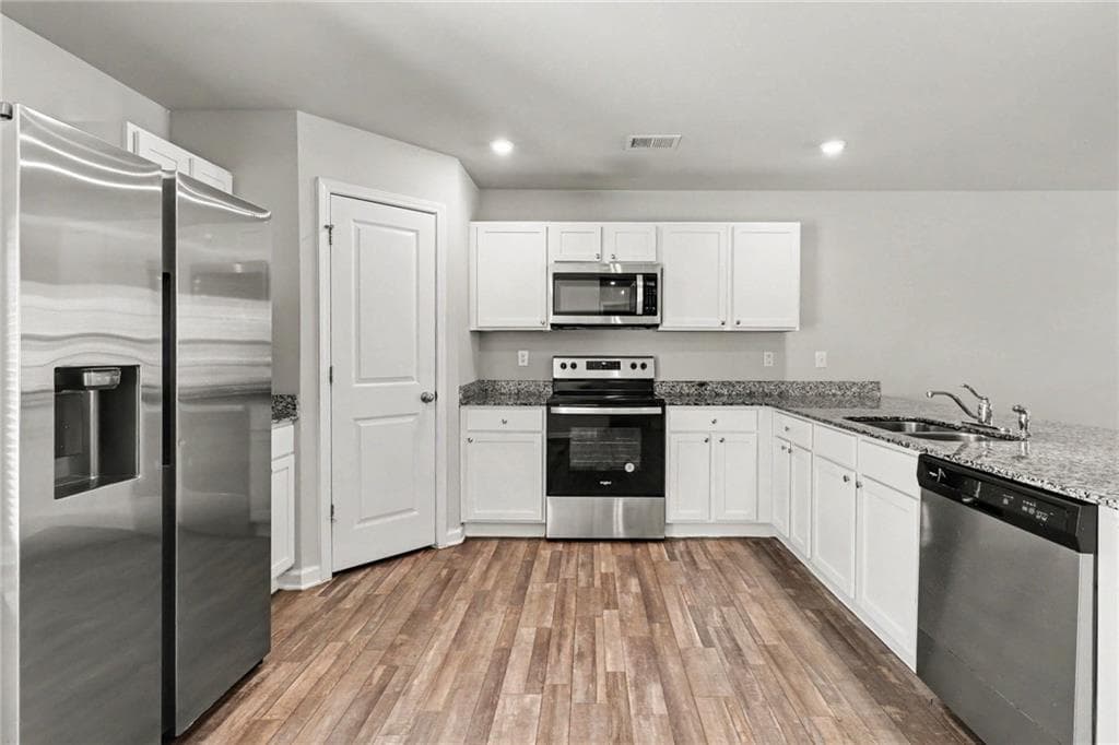 4 bedroom, 3 bathroom, 1,847 sq ft single family residence under contract at 355 Indian Lake Trail, Villa Rica, GA 30180 — photo 10