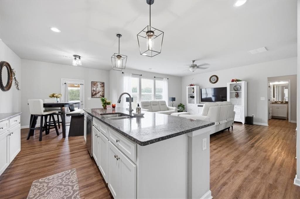 4 bedroom, 3 bathroom, 2,544 sq ft single family residence for sale at 173 Sanders Rd, Macon, GA 31210