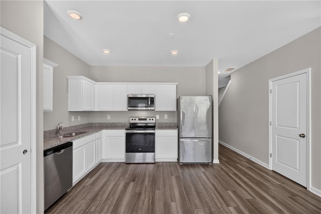 3 bedroom, 3 bathroom, 1,572 sq ft townhouse for sale at 579 Magnolia Circle, Palmetto, GA 30268 — photo 7