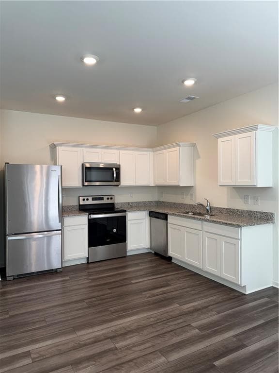 2 bedroom, 3 bathroom, 1,420 sq ft townhouse for sale at 1028 Paddington Drive, Cartersville, GA 30120 — photo 3