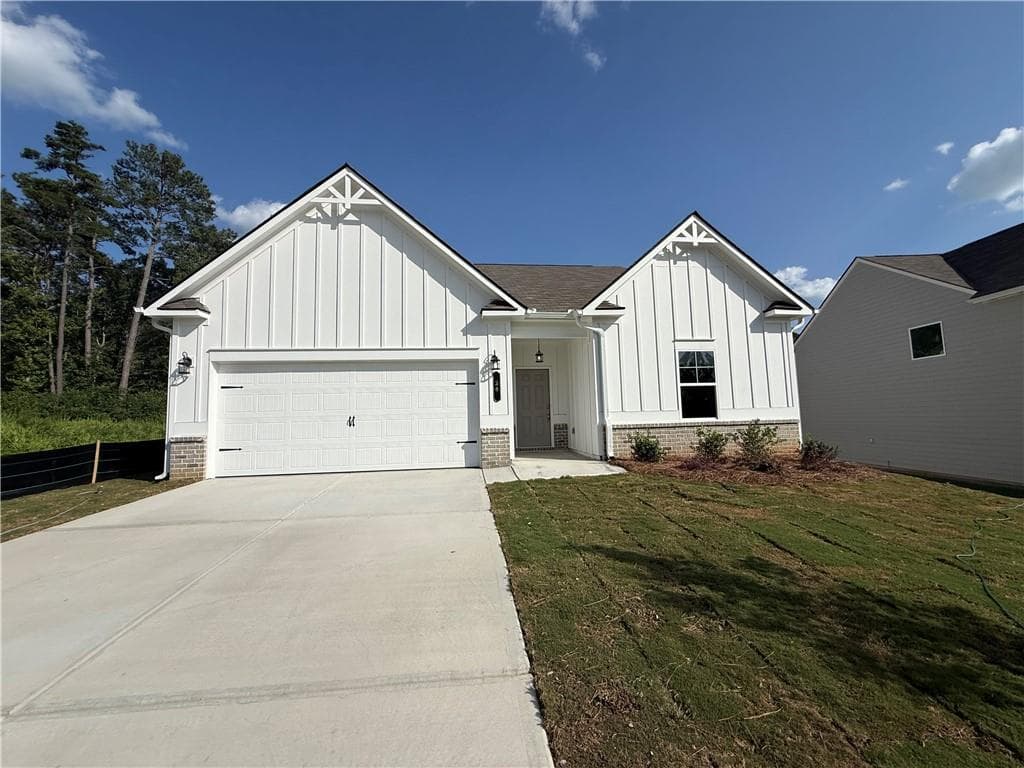 3 bedroom, 2 bathroom, 1,785 sq ft single family residence for sale at 30 Madison Lane, Adairsville, GA 30103 — photo 1 of 31