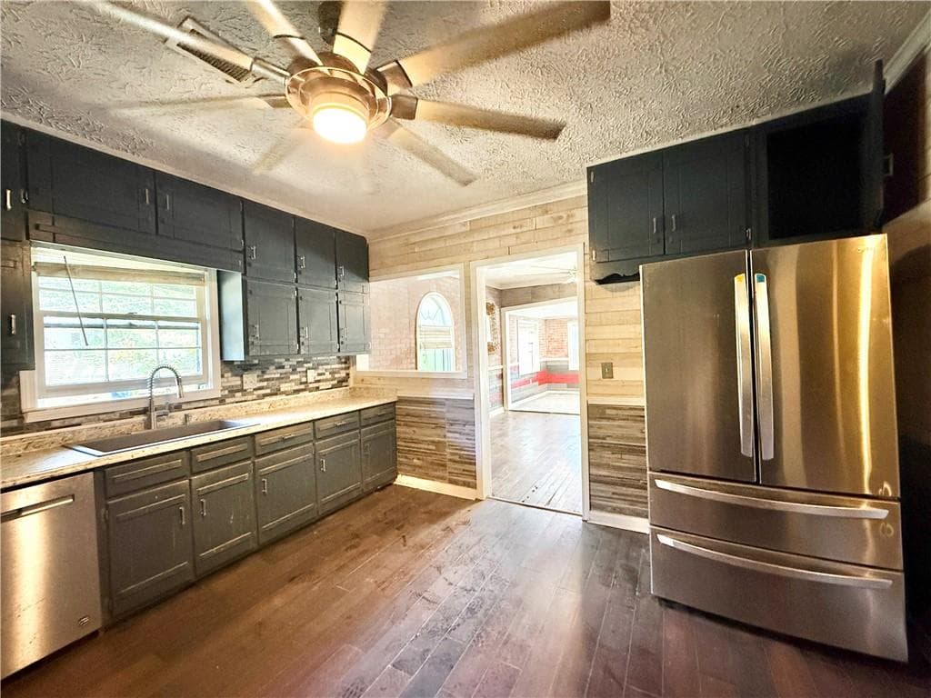 3 bedroom, 2 bathroom, 1,483 sq ft single family residence under contract at 6371 Washington Street, Union City, GA 30291 — photo 6