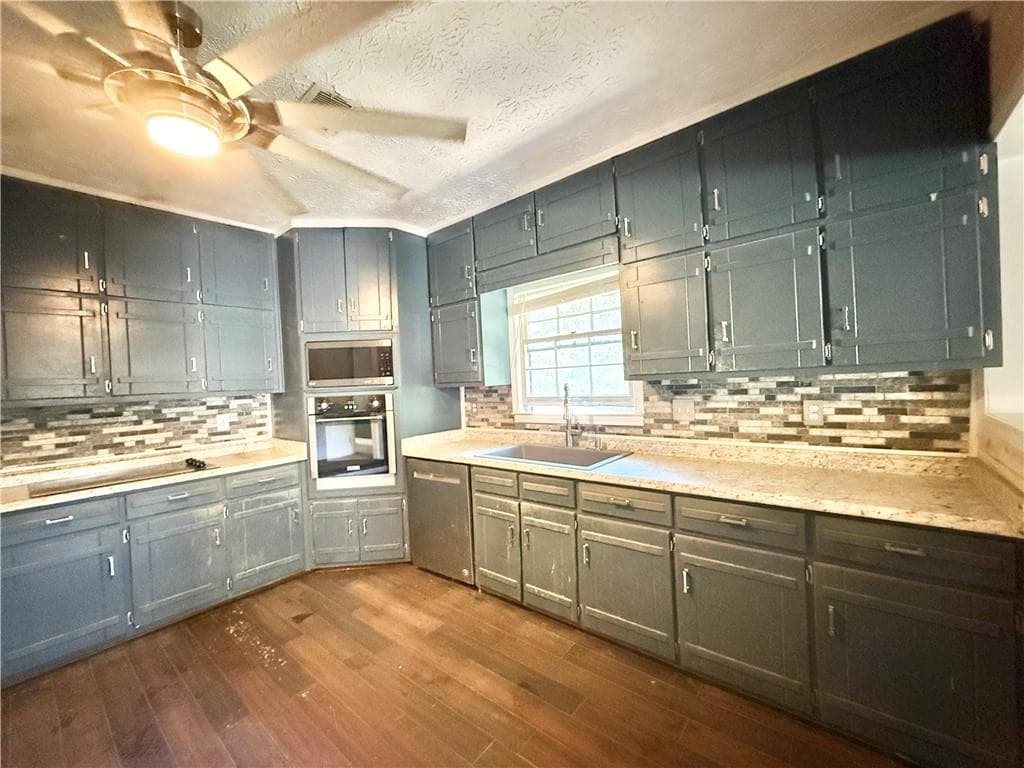 3 bedroom, 2 bathroom, 1,483 sq ft single family residence under contract at 6371 Washington Street, Union City, GA 30291 — photo 7