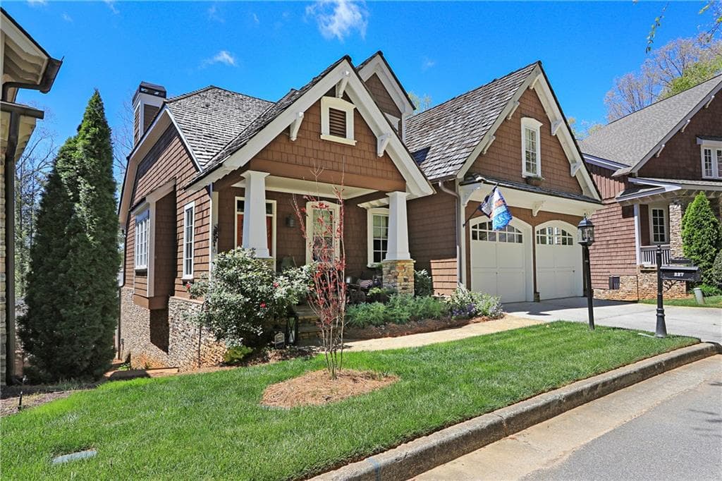 4 bedroom, 3 bathroom, 2,734 sq ft single family residence for sale at 227 Village Club Trail, Clayton, GA 30525 — photo 4