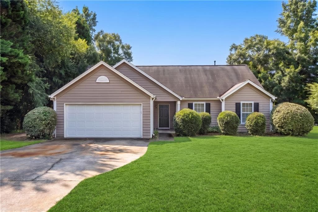 3 bedroom, 2 bathroom, 1,324 sq ft single family residence for sale at 217 Crestworth Crossing, Powder Springs, GA 30127 — photo 1 of 27
