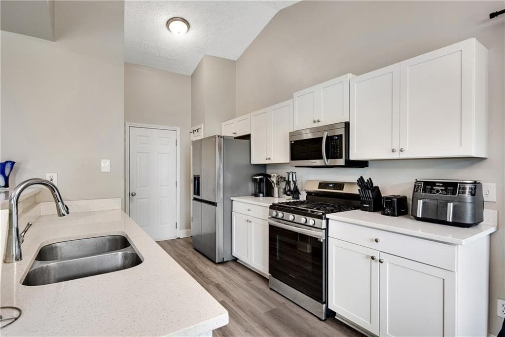 3 bedroom, 2 bathroom, 1,324 sq ft single family residence for sale at 217 Crestworth Crossing, Powder Springs, GA 30127 — photo 4