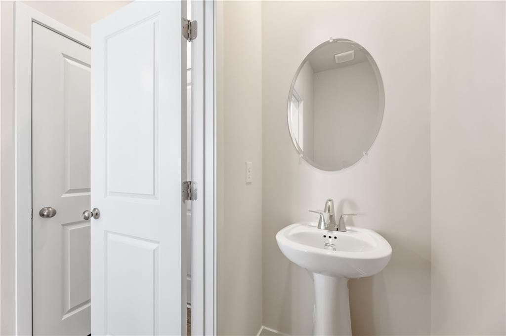 3 bedroom, 3 bathroom, 1,842 sq ft townhouse under contract at 2070 Underwood Drive 27, Lawrenceville, GA 30043 — photo 9