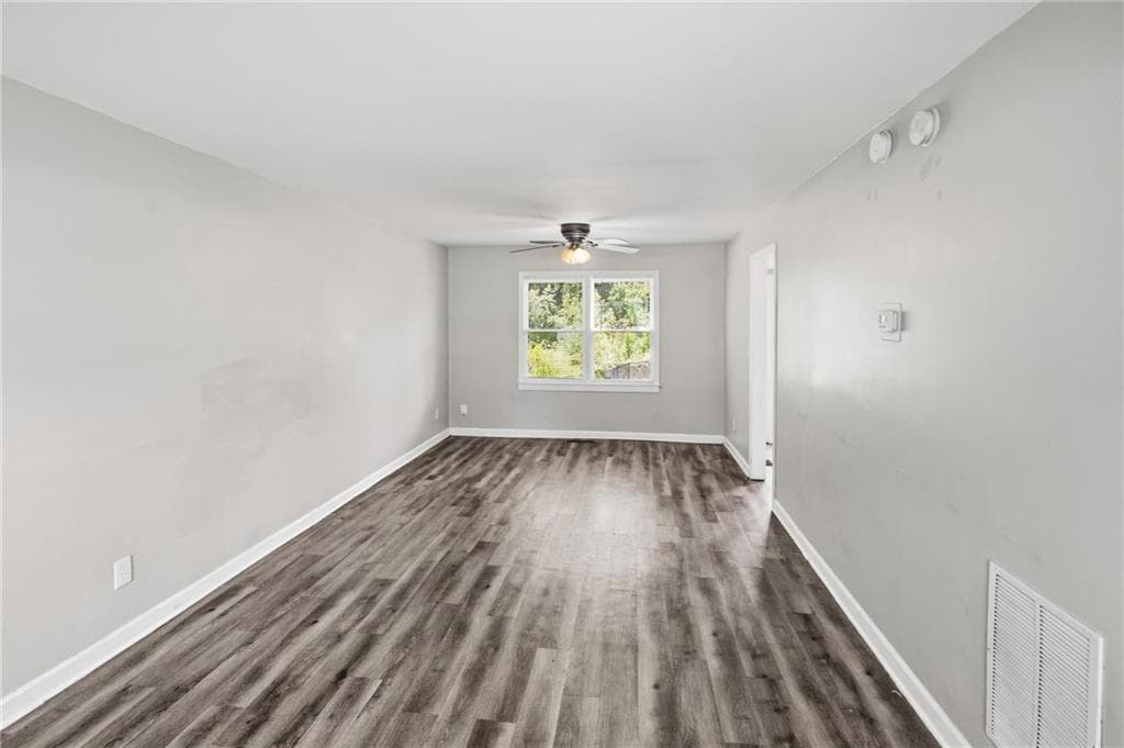 3 bedroom, 3 bathroom, 2,210 sq ft single family residence for sale at 2513 Whisper Trail, Douglasville, GA 30135 — photo 9