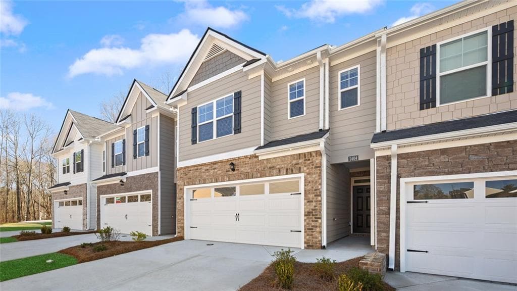3 bedroom, 3 bathroom, 1,830 sq ft townhouse for sale at 1302 Aura Lane, Lawrenceville, GA 30045 — photo 2