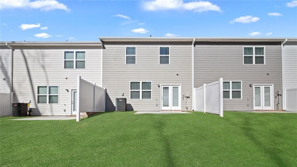 3 bedroom, 3 bathroom, 1,830 sq ft townhouse for sale at 1302 Aura Lane, Lawrenceville, GA 30045 — photo 3