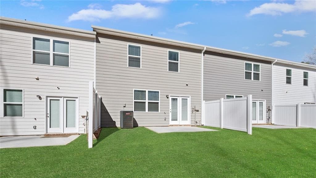 3 bedroom, 3 bathroom, 1,830 sq ft townhouse for sale at 1302 Aura Lane, Lawrenceville, GA 30045 — photo 4