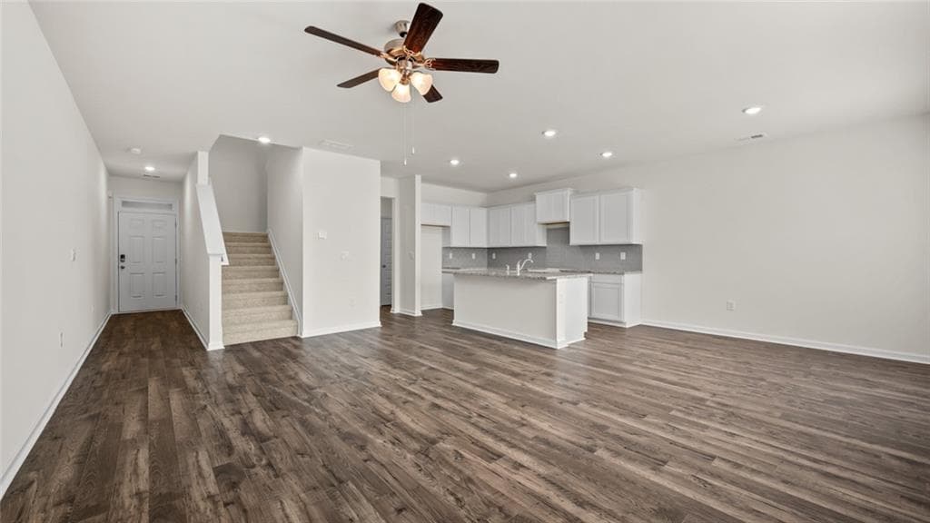 3 bedroom, 3 bathroom, 1,830 sq ft townhouse for sale at 1302 Aura Lane, Lawrenceville, GA 30045 — photo 7