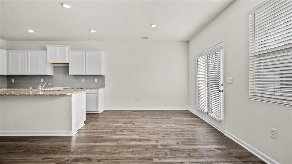 3 bedroom, 3 bathroom, 1,830 sq ft townhouse for sale at 1302 Aura Lane, Lawrenceville, GA 30045 — photo 8