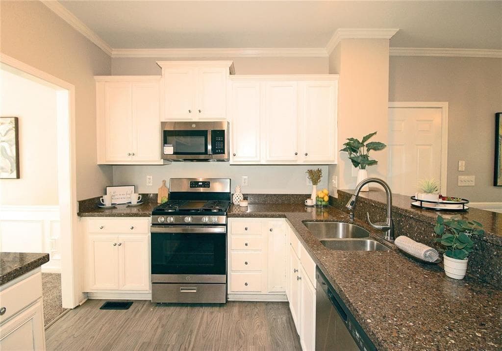 5 bedroom, 4 bathroom, 3,174 sq ft single family residence for rent at 1213 Kingsbury Lane, Powder Springs, GA 30127 for $2,850 a month — photo 4