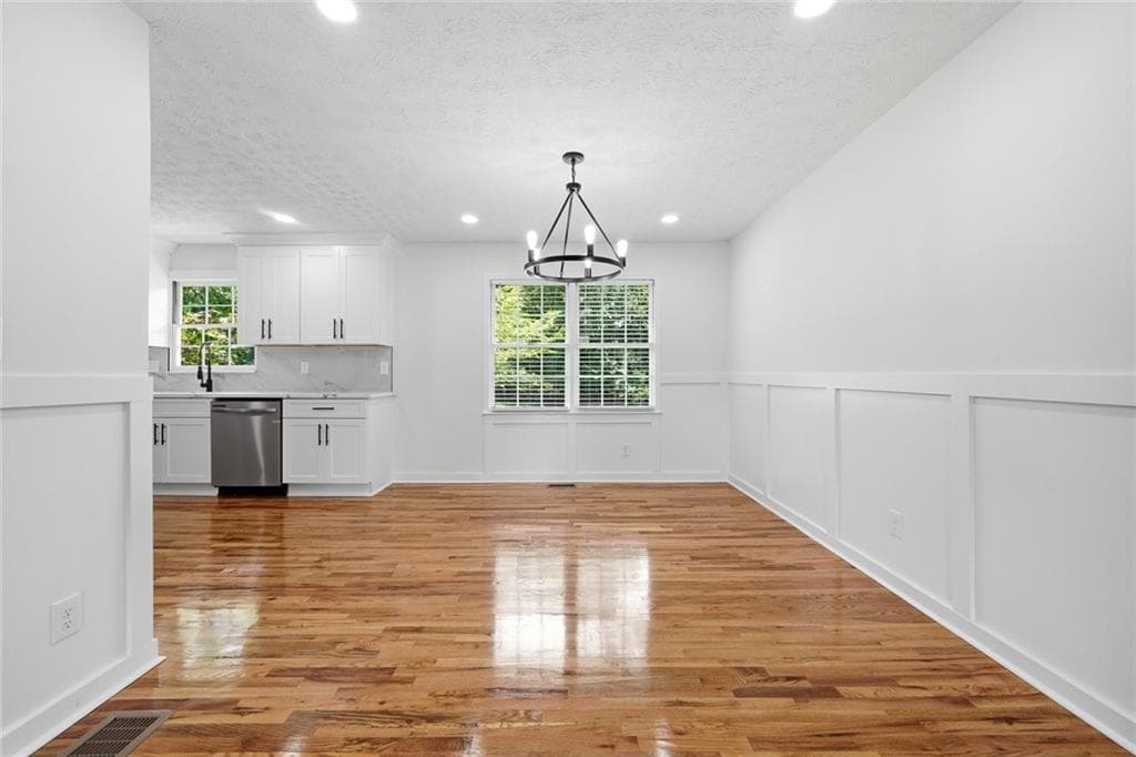 5 bedroom, 4 bathroom, 3,567 sq ft single family residence for sale at 3022 Meadowsweet Trail, Snellville, GA 30078 — photo 10