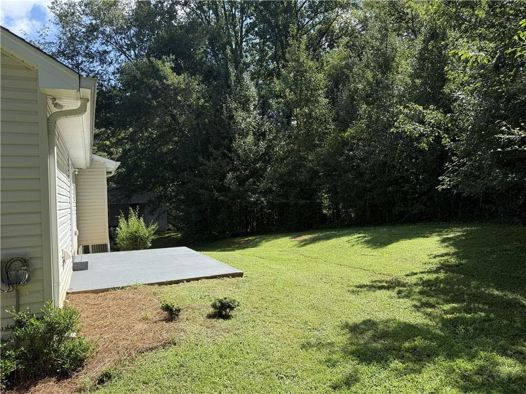 3 bedroom, 2 bathroom, 1,130 sq ft single family residence under contract at 4411 Whitmire Circle, Gainesville, GA 30506 — photo 2