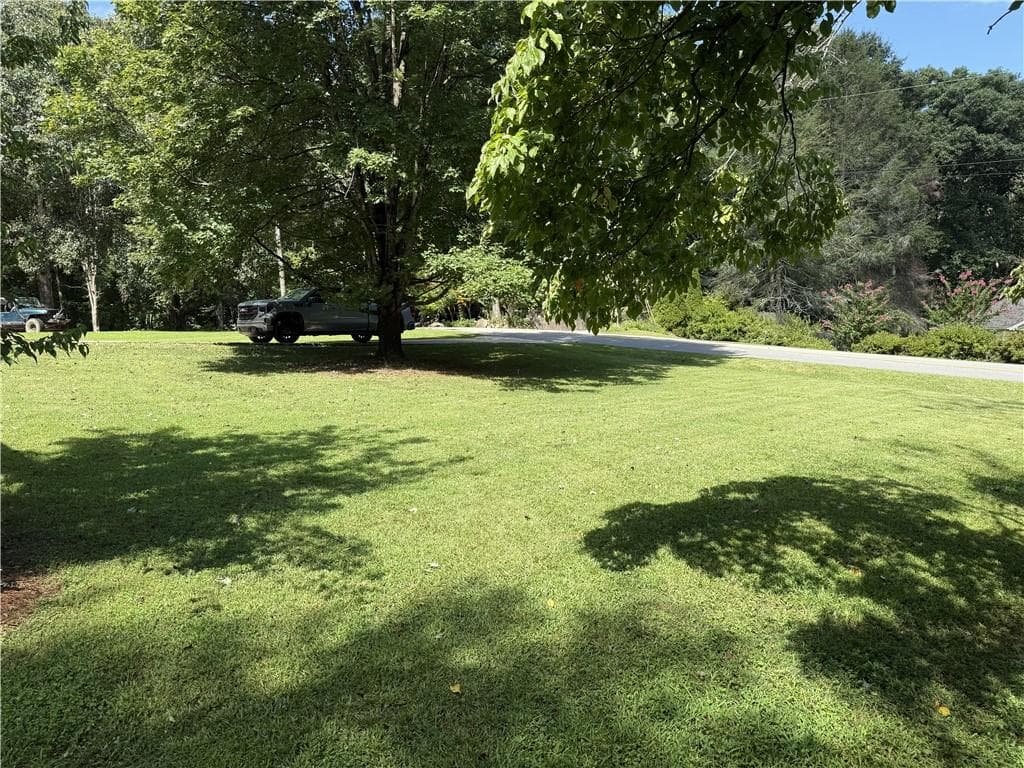 3 bedroom, 2 bathroom, 1,130 sq ft single family residence under contract at 4411 Whitmire Circle, Gainesville, GA 30506 — photo 4