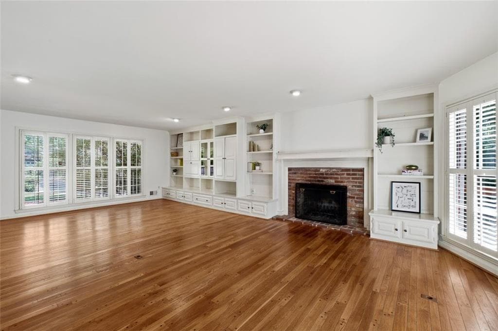 4 bedroom, 3 bathroom, 2,707 sq ft single family residence for sale at 7140 Duncourtney Drive, Sandy Springs, GA 30328 — photo 5