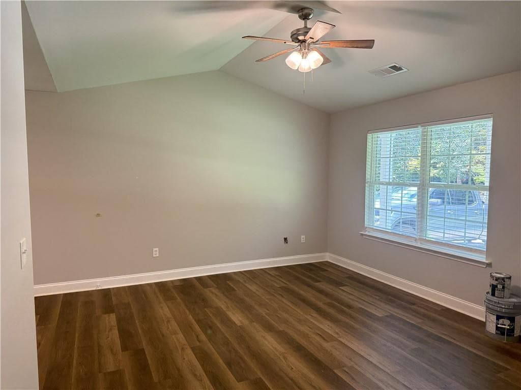 3 bedroom, 2 bathroom, 1,130 sq ft single family residence under contract at 4411 Whitmire Circle, Gainesville, GA 30506 — photo 10