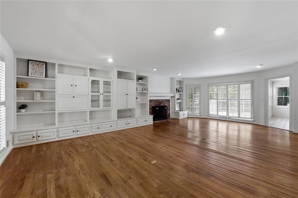 4 bedroom, 3 bathroom, 2,707 sq ft single family residence for sale at 7140 Duncourtney Drive, Sandy Springs, GA 30328 — photo 6