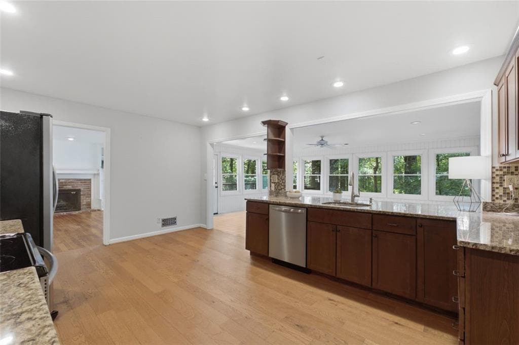 4 bedroom, 3 bathroom, 2,707 sq ft single family residence for sale at 7140 Duncourtney Drive, Sandy Springs, GA 30328 — photo 10
