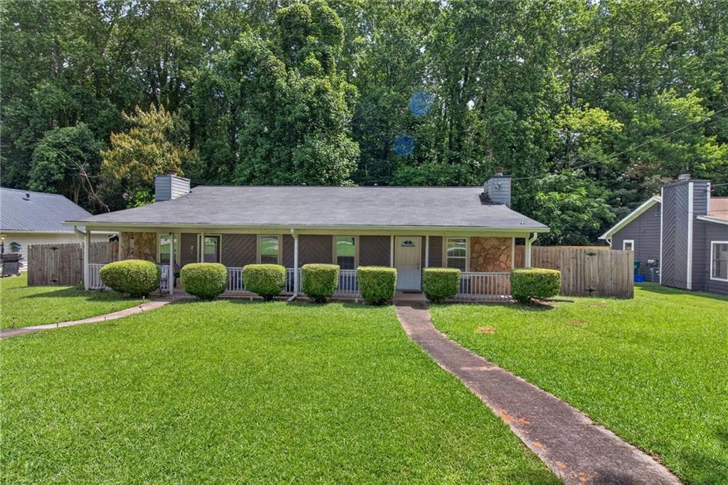 2 bedroom, 3 bathroom, 1,196 sq ft townhouse sold at 2141 Valley Oaks Drive, Smyrna, GA 30080