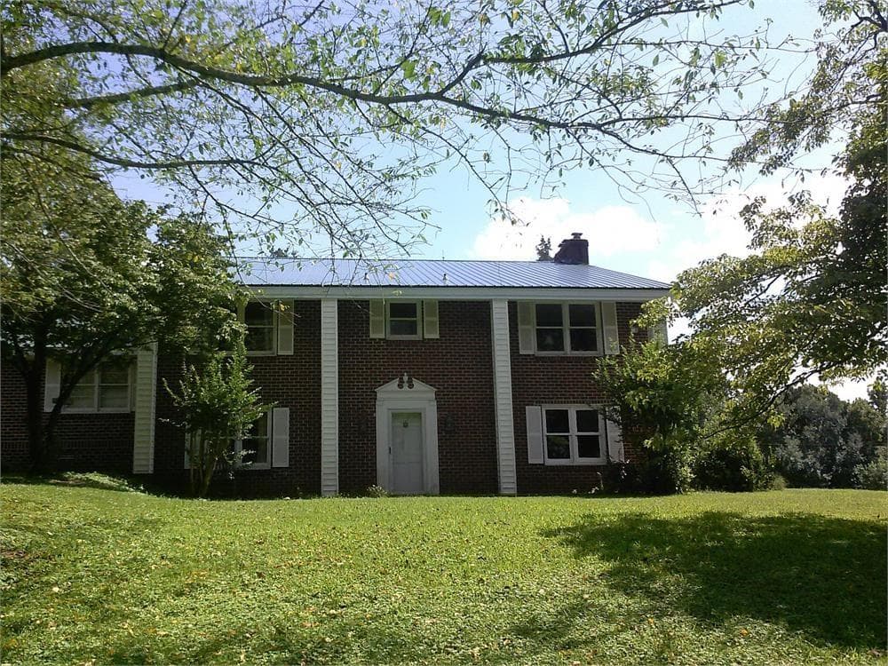9 bedroom, 4 bathroom, 5,840 sq ft single family residence for sale at 8122 Jefferson Drive, Nicholson, GA 30565 — photo 2