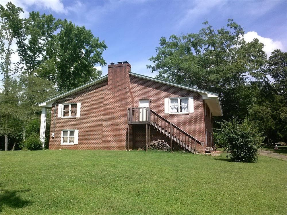 9 bedroom, 4 bathroom, 5,840 sq ft single family residence for sale at 8122 Jefferson Drive, Nicholson, GA 30565 — photo 4