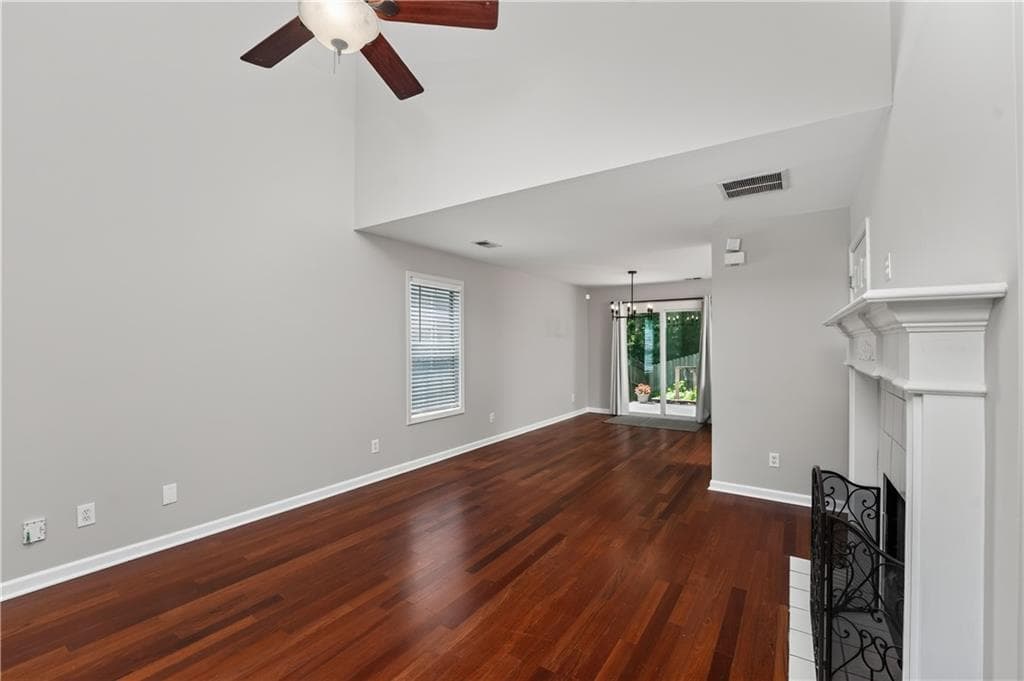 3 bedroom, 3 bathroom, 1,466 sq ft single family residence under contract at 514 Parkstone Lane, Woodstock, GA 30189 — photo 3