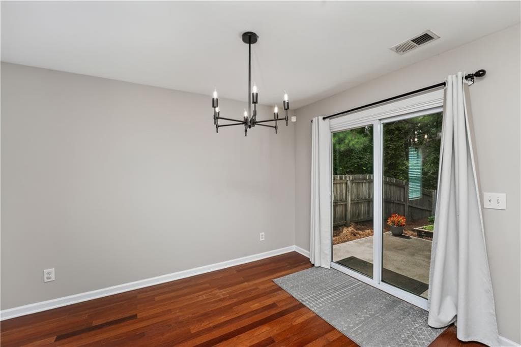 3 bedroom, 3 bathroom, 1,466 sq ft single family residence under contract at 514 Parkstone Lane, Woodstock, GA 30189 — photo 6