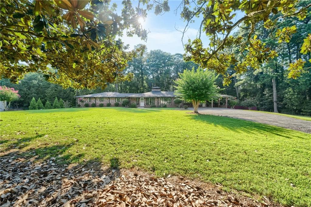 5 bedroom, 5 bathroom, 4,748 sq ft single family residence for sale at 4671 Dogwood Drive, Acworth, GA 30101 — photo 2