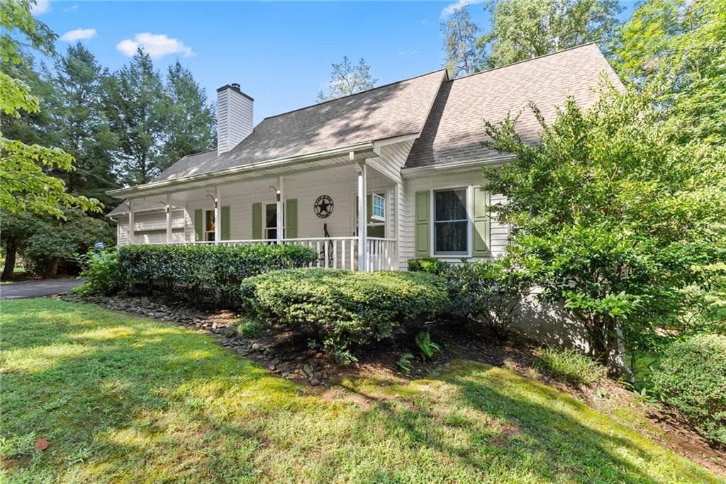 4 bedroom, 3 bathroom, 2,108 sq ft single family residence under contract at 641 Martins Grove Road, Dahlonega, GA 30533 — photo 4