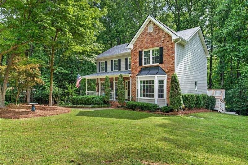 3 bedroom, 3 bathroom, 3,158 sq ft single family residence for sale at 211 Nacoochee Drive, Woodstock, GA 30188 — photo 2
