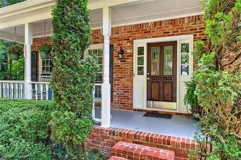 3 bedroom, 3 bathroom, 3,158 sq ft single family residence for sale at 211 Nacoochee Drive, Woodstock, GA 30188 — photo 3
