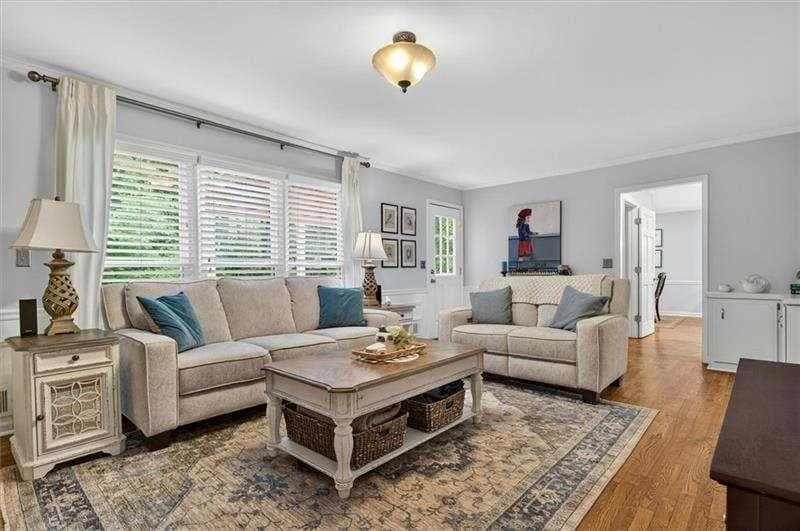 3 bedroom, 3 bathroom, 3,158 sq ft single family residence for sale at 211 Nacoochee Drive, Woodstock, GA 30188 — photo 10