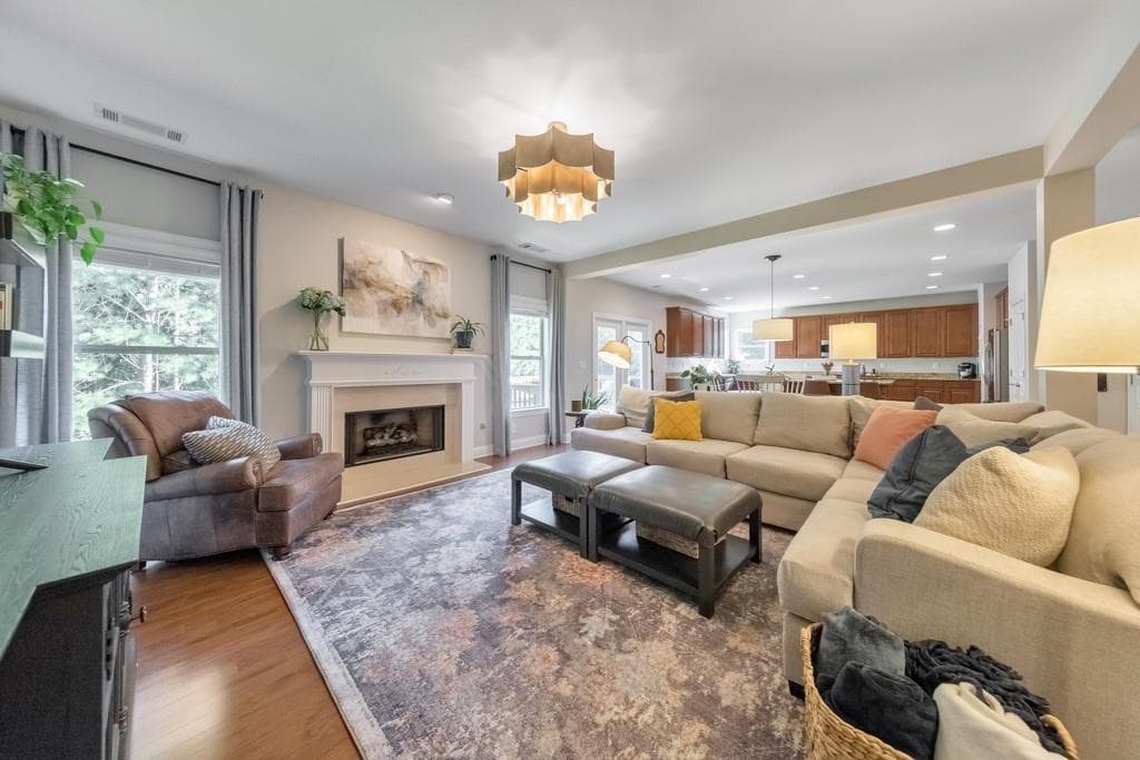 5 bedroom, 5 bathroom, 5,775 sq ft single family residence for sale at 3755 Guildhall Trail, Marietta, GA 30066 — photo 2