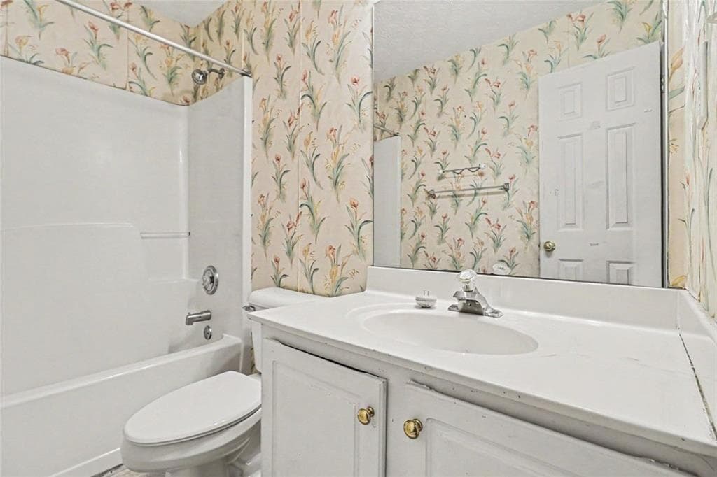 4 bedroom, 3 bathroom, 2,334 sq ft single family residence for sale at 715 Sylvia Court, Riverdale, GA 30296 — photo 10