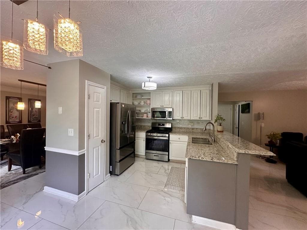 4 bedroom, 3 bathroom, 2,883 sq ft single family residence under contract at 2507 Hice Way, Marietta, GA 30064 — photo 8