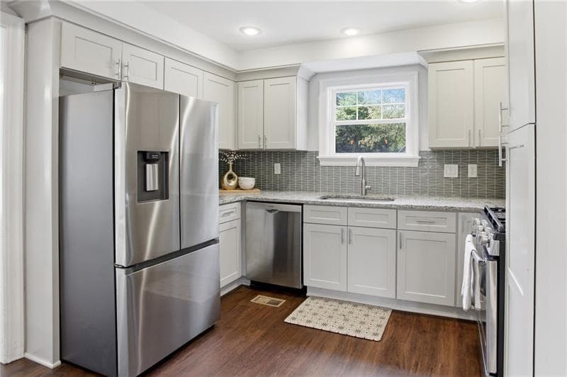 4 bedroom, 5 bathroom, 2,850 sq ft single family residence for sale at 1893 Hamlin Drive, Marietta, GA 30064 — photo 8