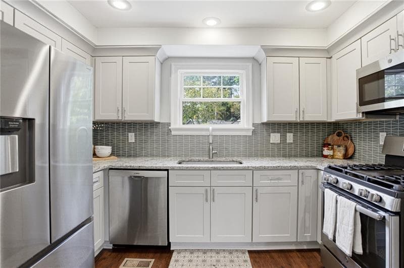 4 bedroom, 5 bathroom, 2,850 sq ft single family residence for sale at 1893 Hamlin Drive, Marietta, GA 30064 — photo 9