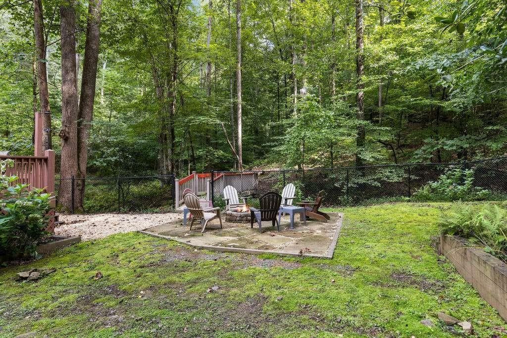 5 bedroom, 3 bathroom, 3,256 sq ft single family residence for sale at 434 Lemmon Drive, Ellijay, GA 30540 — photo 7