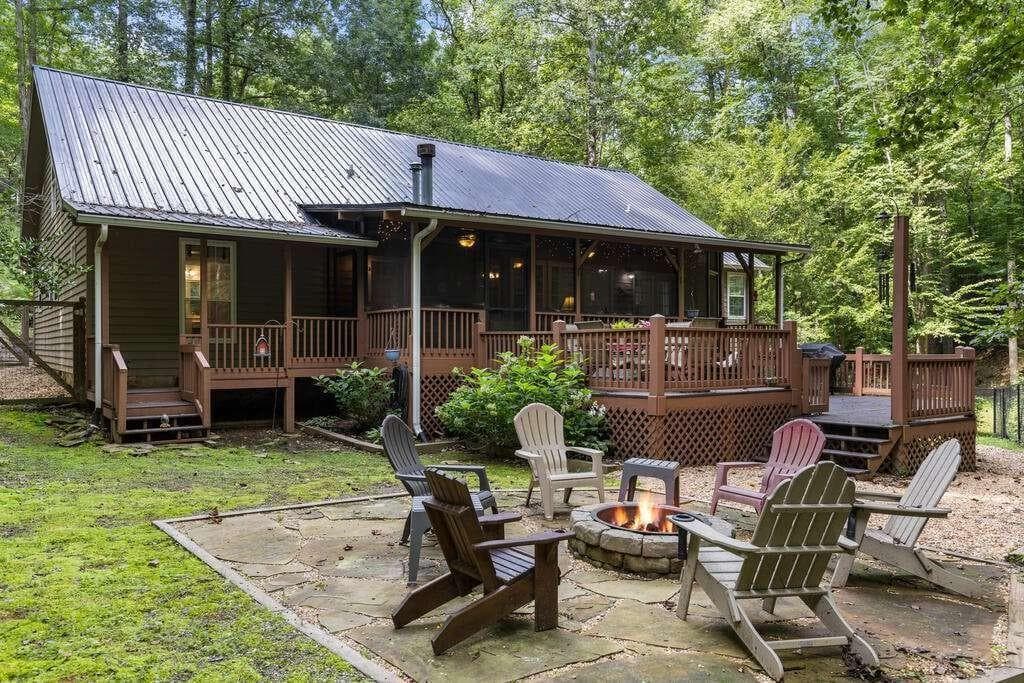 5 bedroom, 3 bathroom, 3,256 sq ft single family residence for sale at 434 Lemmon Drive, Ellijay, GA 30540 — photo 8