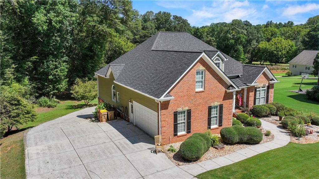 4 bedroom, 4 bathroom, 2,768 sq ft single family residence under contract at 100 Cole Point, Hoschton, GA 30548 — photo 3