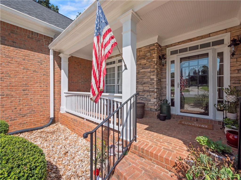 4 bedroom, 4 bathroom, 2,768 sq ft single family residence under contract at 100 Cole Point, Hoschton, GA 30548 — photo 5