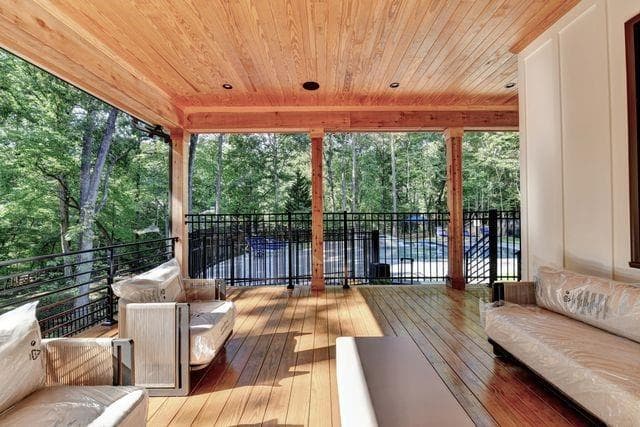 5 bedroom, 5 bathroom, 6,000 sq ft single family residence for sale at 3933 Skyline Drive, Gainesville, GA 30501 — photo 10