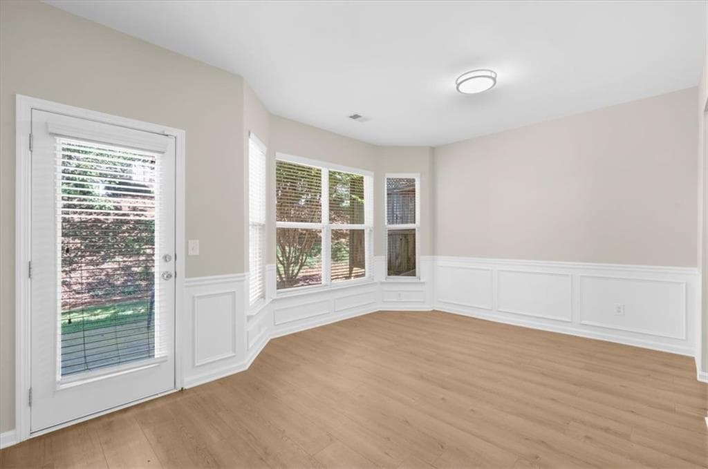 3 bedroom, 3 bathroom, 1,864 sq ft townhouse under contract at 310 Stream Side Pass, Woodstock, GA 30188 — photo 7