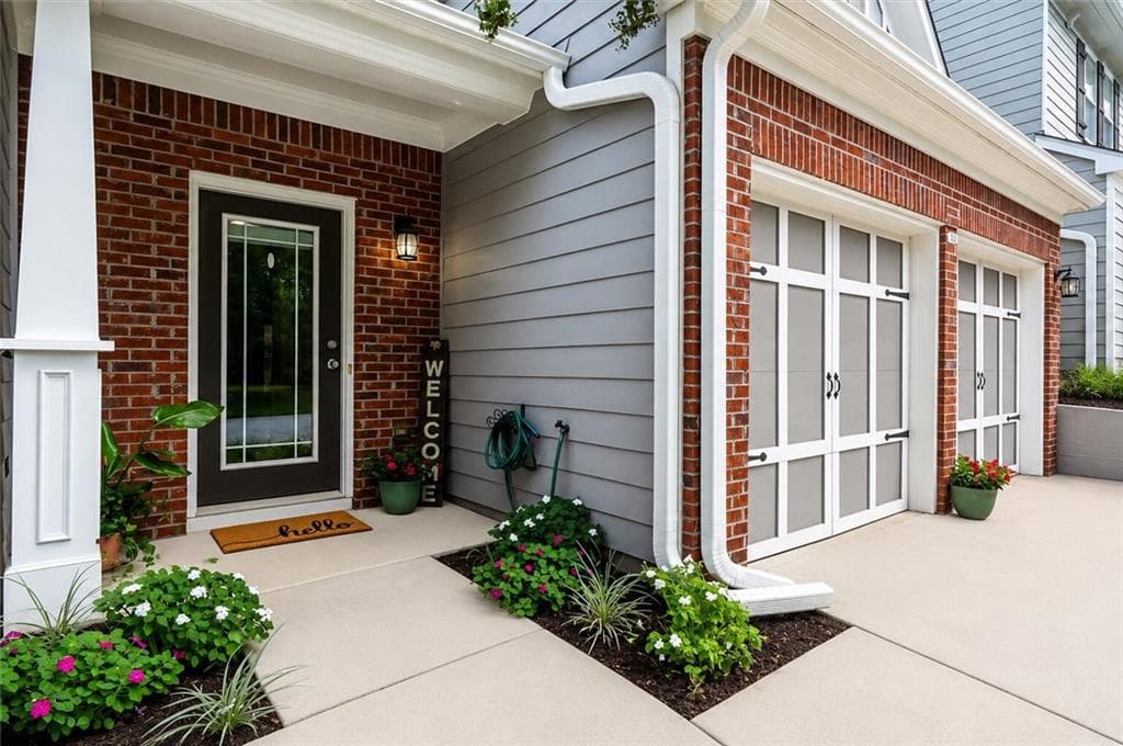 3 bedroom, 3 bathroom, 1,864 sq ft townhouse under contract at 310 Stream Side Pass, Woodstock, GA 30188 — photo 2